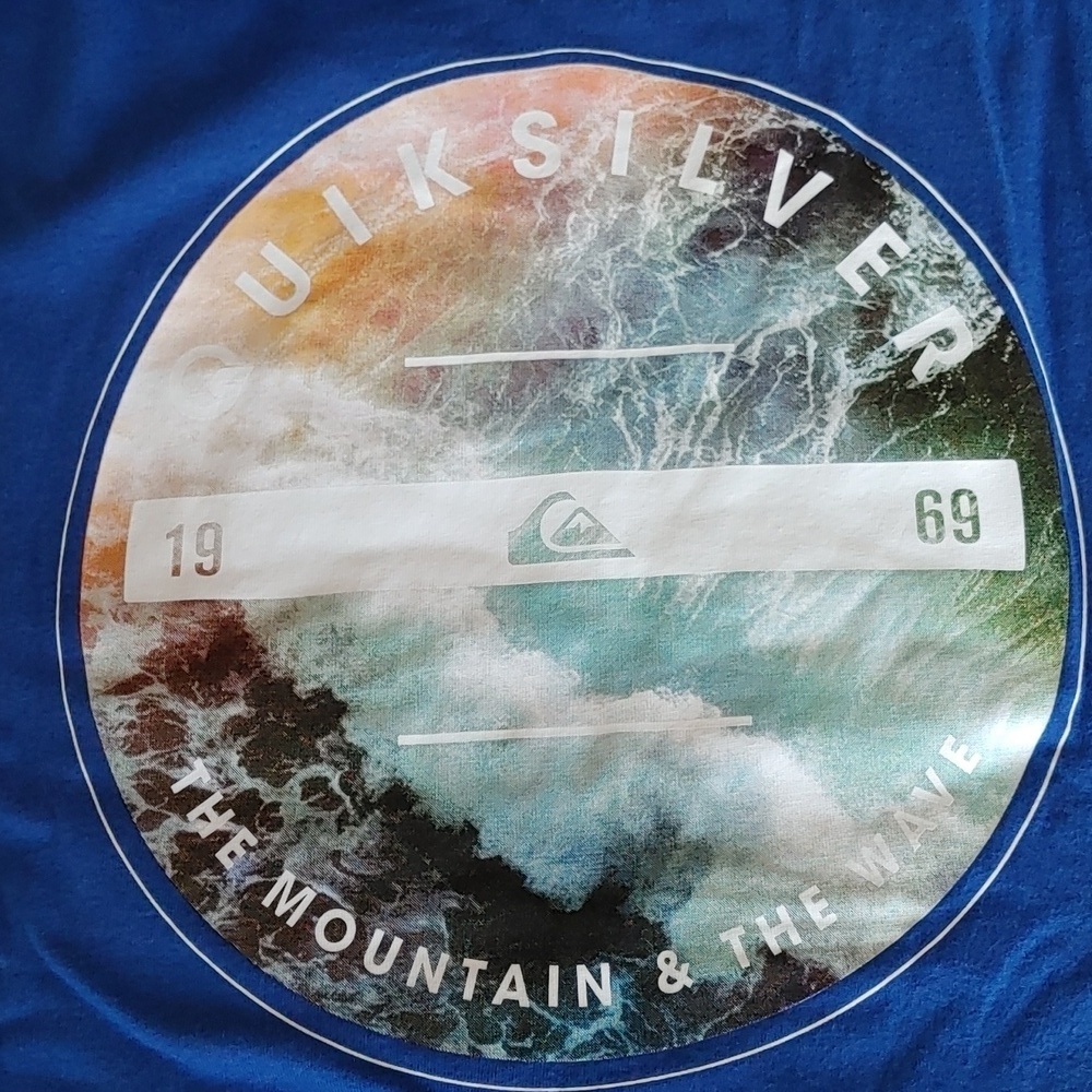 NWT Quicksilver Men's Blue Short Sleeve Graphic T-Shirt Medium
